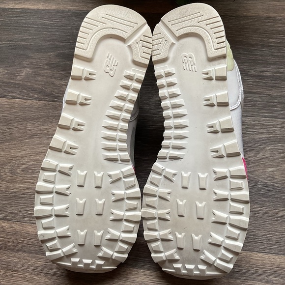 New Balance Women's Neon Pink and White Sneakers - Picture 8 of 8